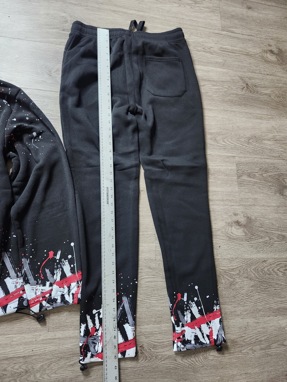 Victorious Men's Black Hooded Sweatshirt & Jogger Set with Red and White - Picture 8 of 11